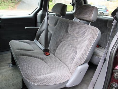 Used 1999 Dodge Caravan image 14