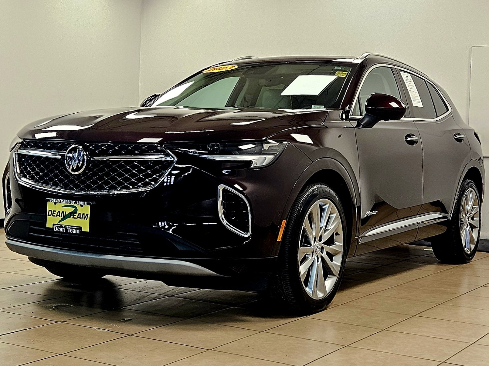 Used 2023 Buick Envision Avenir AWD/4WD image 3