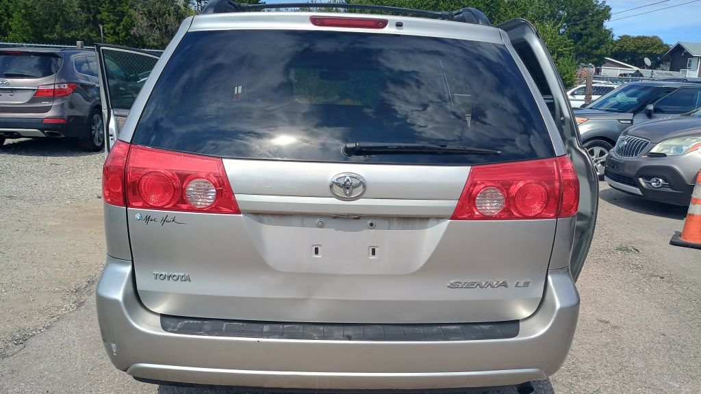 Used 2009 Toyota Sienna CE FWD image 21