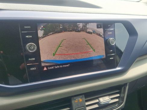 Used 2022 Volkswagen Taos SE AWD/4WD image 18