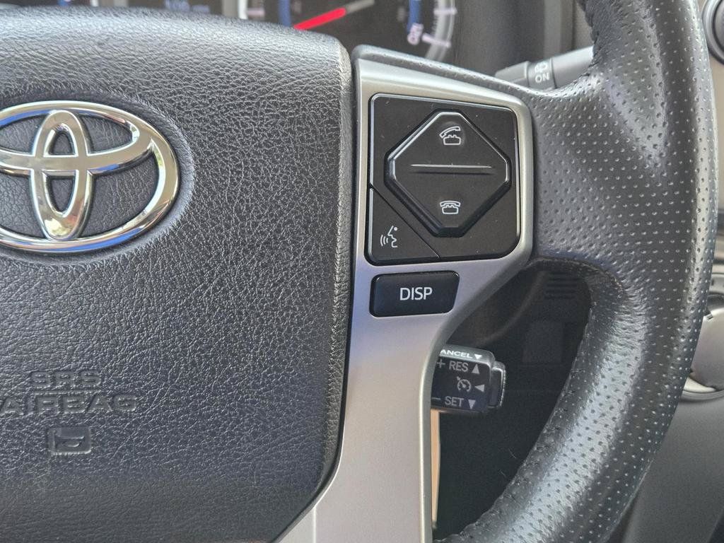 Used 2018 Toyota 4Runner SR5 AWD/4WD image 23