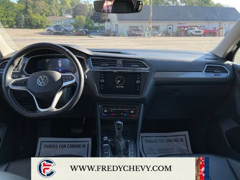 Used 2024 Volkswagen Tiguan SE AWD/4WD image 14