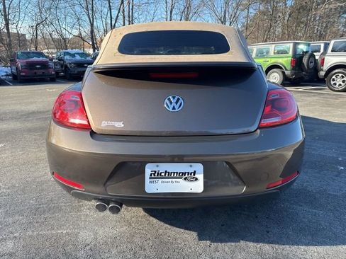 Used 2013 Volkswagen Beetle 2.5 70's Edition image 4