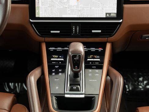 Used 2021 Porsche Cayenne image 17