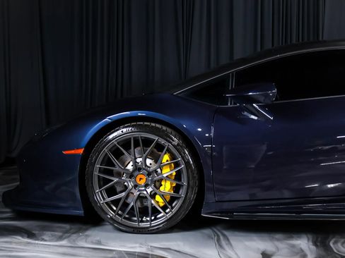 Used 2017 Lamborghini Huracan LP 580-2 RWD image 8