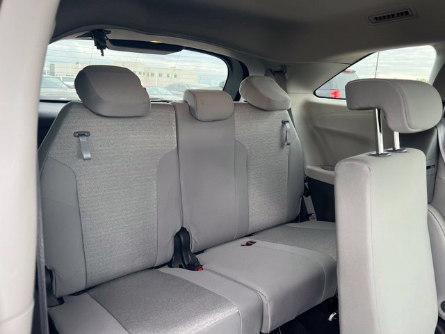 Used 2024 Toyota Sienna LE AWD/4WD image 27