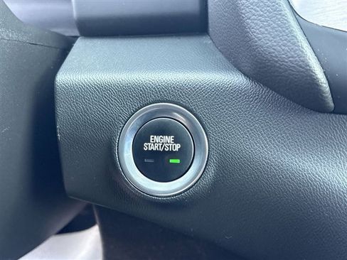 Used 2023 GMC Terrain SLE w/ Driver Convenience Package image 16