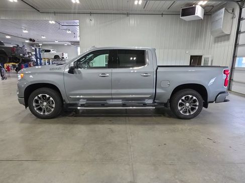 Used 2025 Chevrolet Silverado 1500 High Country w/ Technology Package AWD/4WD image 5