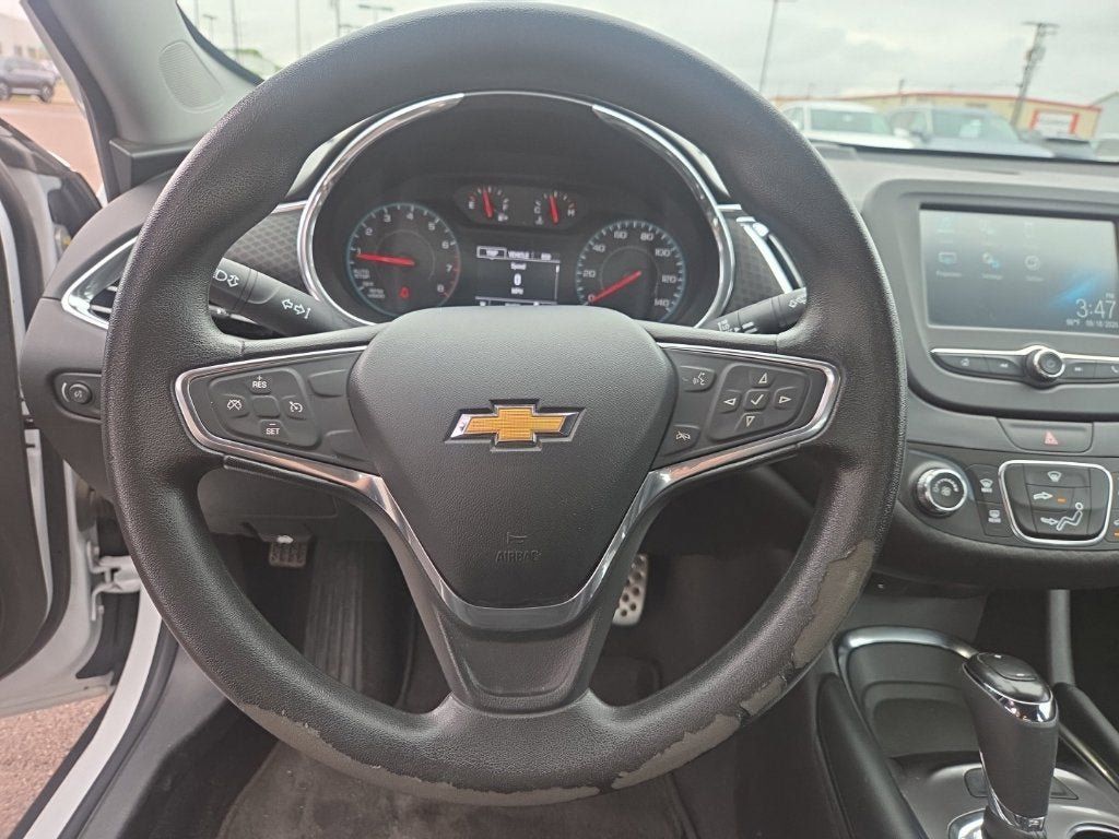 Used 2017 Chevrolet Malibu LT FWD image 14