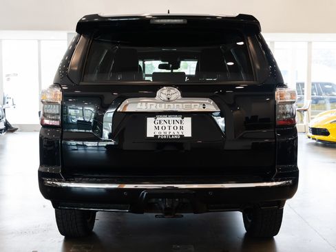 Used 2022 Toyota 4Runner Limited AWD/4WD image 5