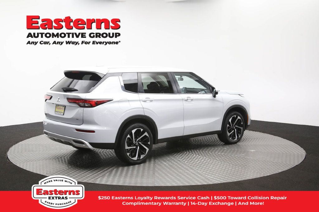 Used 2024 Mitsubishi Outlander SE AWD/4WD image 44