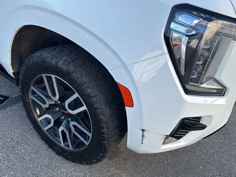 Used 2023 GMC Yukon XL AT4 w/ AT4 Premium Package image 4