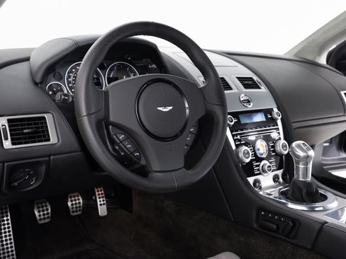 Used 2009 Aston Martin DBS Coupe RWD image 17