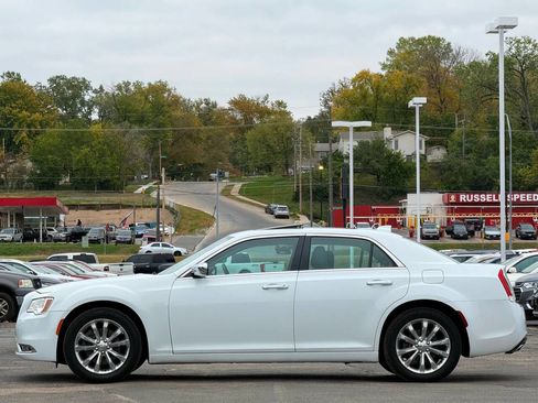 Used 2020 Chrysler 300 Limited image 6