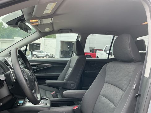 Used 2020 Honda Ridgeline Sport image 6
