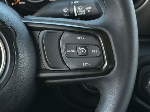 Used 2023 Jeep Gladiator Sport image 16