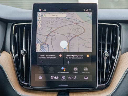 New 2026 Volvo XC60 B5 Plus w/ Protection Package Premier image 14