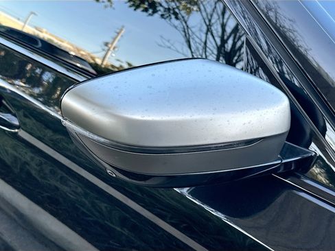 Used 2019 BMW M550i xDrive w/ Premium Package image 9