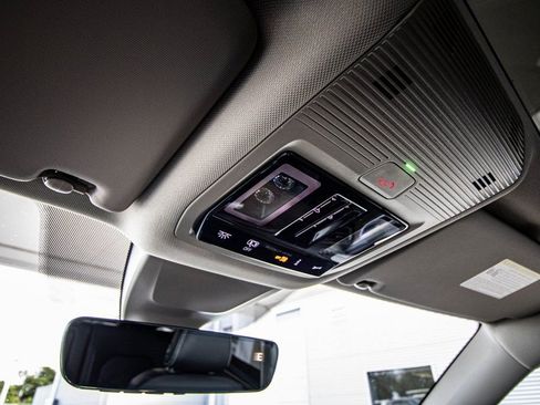 New 2026 Volkswagen Atlas SE image 42