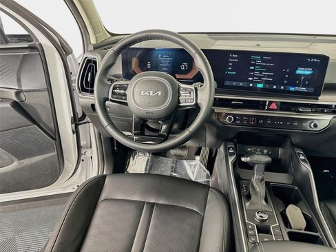 Certified 2025 Kia Sorento S w/ Panoramic Sunroof Package FWD image 24