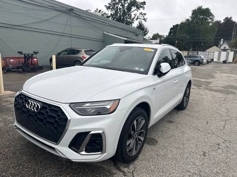Used 2023 Audi Q5 2.0T Premium Plus w/ Premium Plus Package AWD/4WD image 2