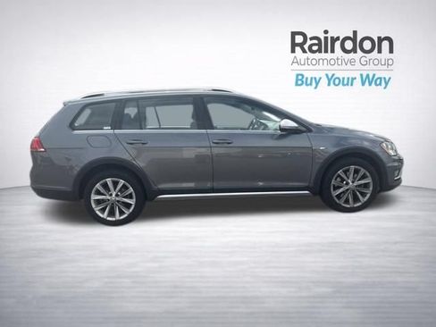 Used 2017 Volkswagen Golf Alltrack SE AWD/4WD image 8