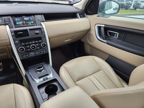 Used 2019 Land Rover Discovery Sport HSE image 14