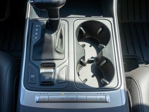 Used 2026 Kia Carnival FWD image 25
