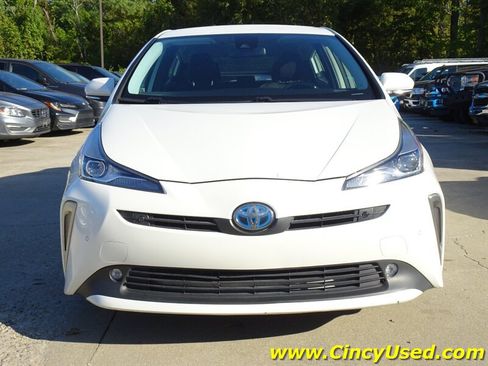 Used 2020 Toyota Prius LE AWD/4WD image 2