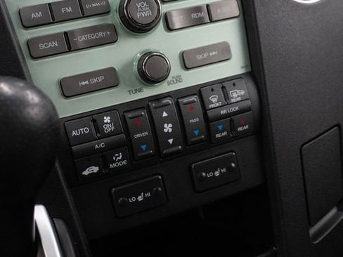 Used 2010 Honda Pilot Touring image 29