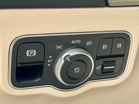 Certified 2023 Mercedes-Benz GLA 250 4MATIC image 35
