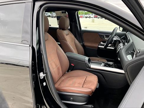 Used 2025 Mercedes-Benz GLA 250 image 9