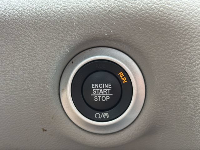 Used 2024 Chrysler Pacifica Touring-L FWD image 24
