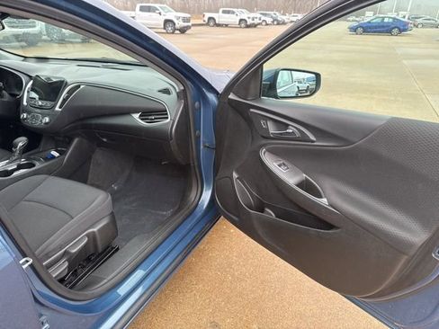 Used 2024 Chevrolet Malibu LT image 41