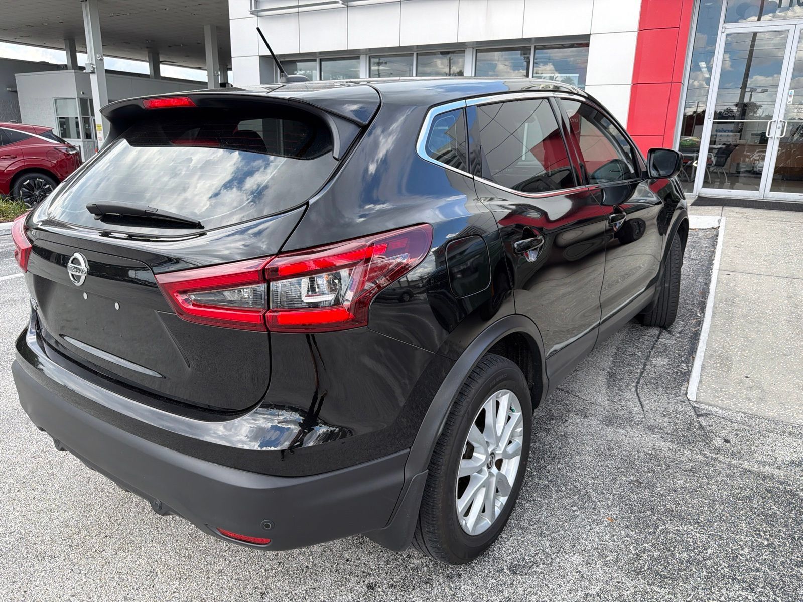 Certified 2022 Nissan Rogue Sport S FWD image 5