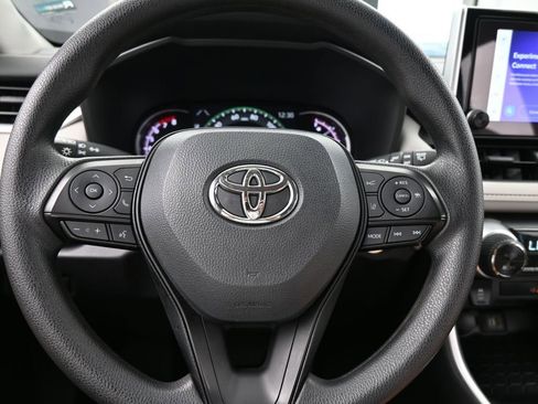 Used 2023 Toyota RAV4 XLE image 28