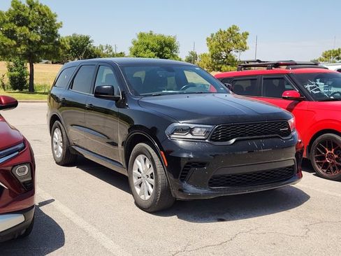 Used 2025 Dodge Durango GT RWD image 2