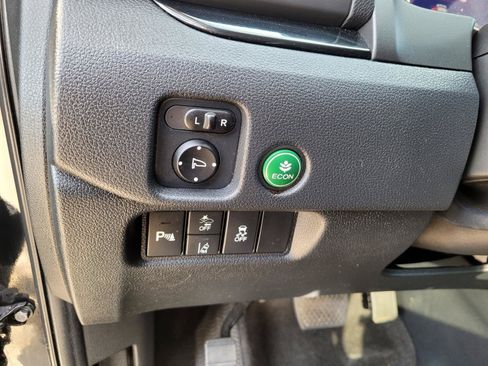 Used 2020 Honda Pilot Touring image 29