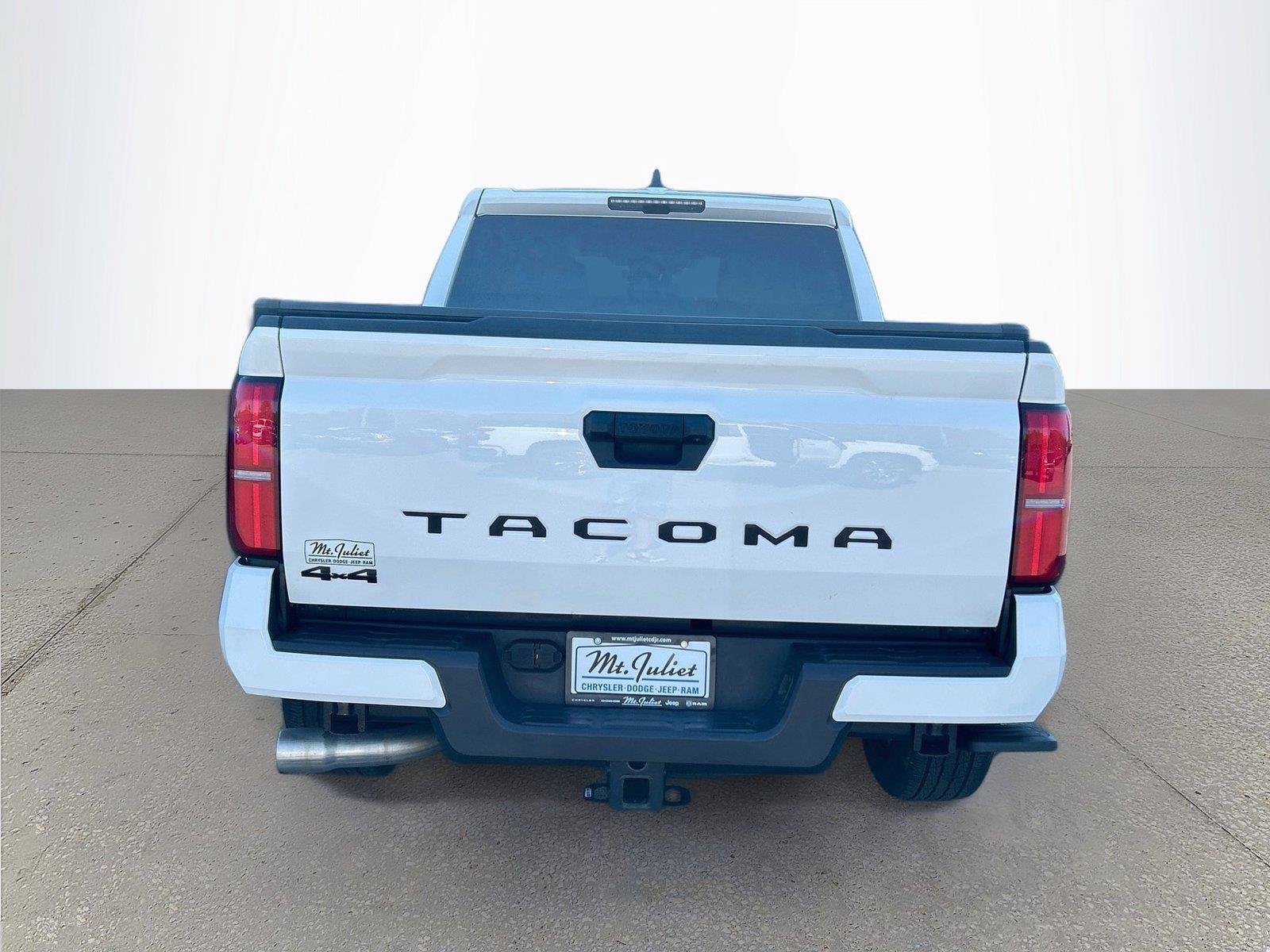 Used 2024 Toyota Tacoma TRD Sport AWD/4WD image 5