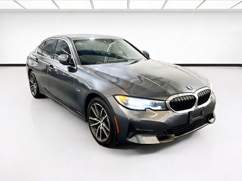 Used 2022 BMW 330e w/ Convenience Package RWD image 3