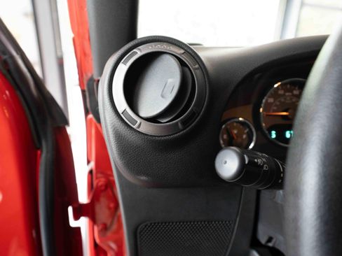 Used 2017 Jeep Wrangler Unlimited Sport AWD/4WD image 11