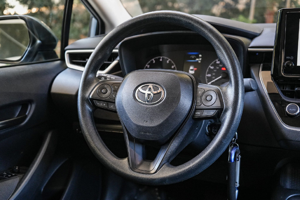 Used 2024 Toyota Corolla LE FWD image 13