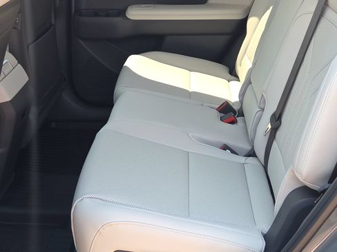 Used 2026 Hyundai Santa Fe SEL FWD image 14