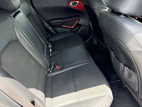 Used 2021 Kia Soul Turbo FWD image 19