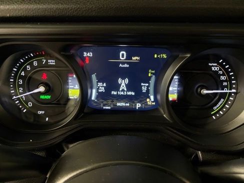 Used 2024 Jeep Wrangler Unlimited image 28