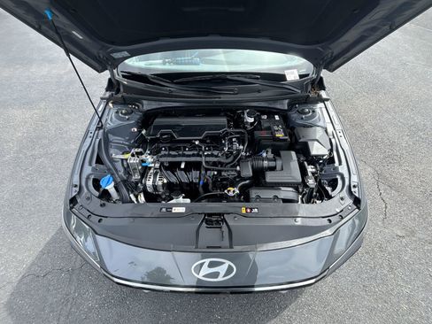 Certified 2025 Hyundai Elantra SEL FWD image 28