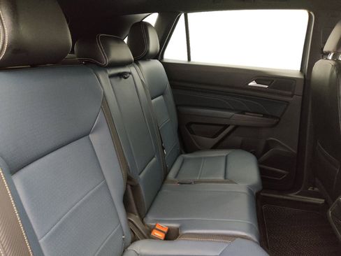 Used 2021 Volkswagen Atlas Cross Sport SEL image 19