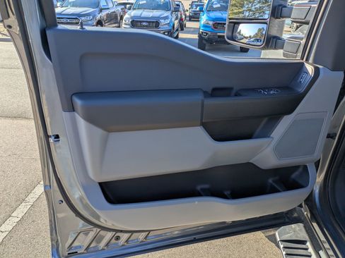 Certified 2025 Ford F350 XL w/ XL Off-Road Package image 16