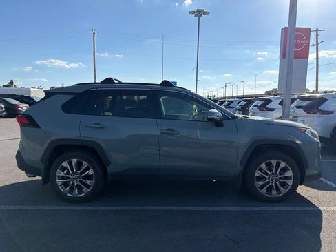 Used 2021 Toyota RAV4 XLE Premium FWD image 4