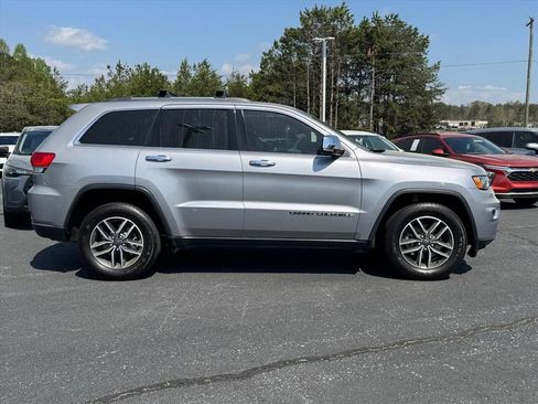 Used 2019 Jeep Grand Cherokee Limited image 2
